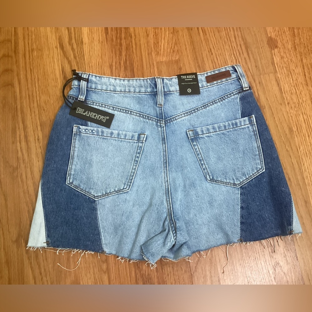 Blank NYC Color-Block Jean Shorts, size 28, NWT - Picture 3 of 3